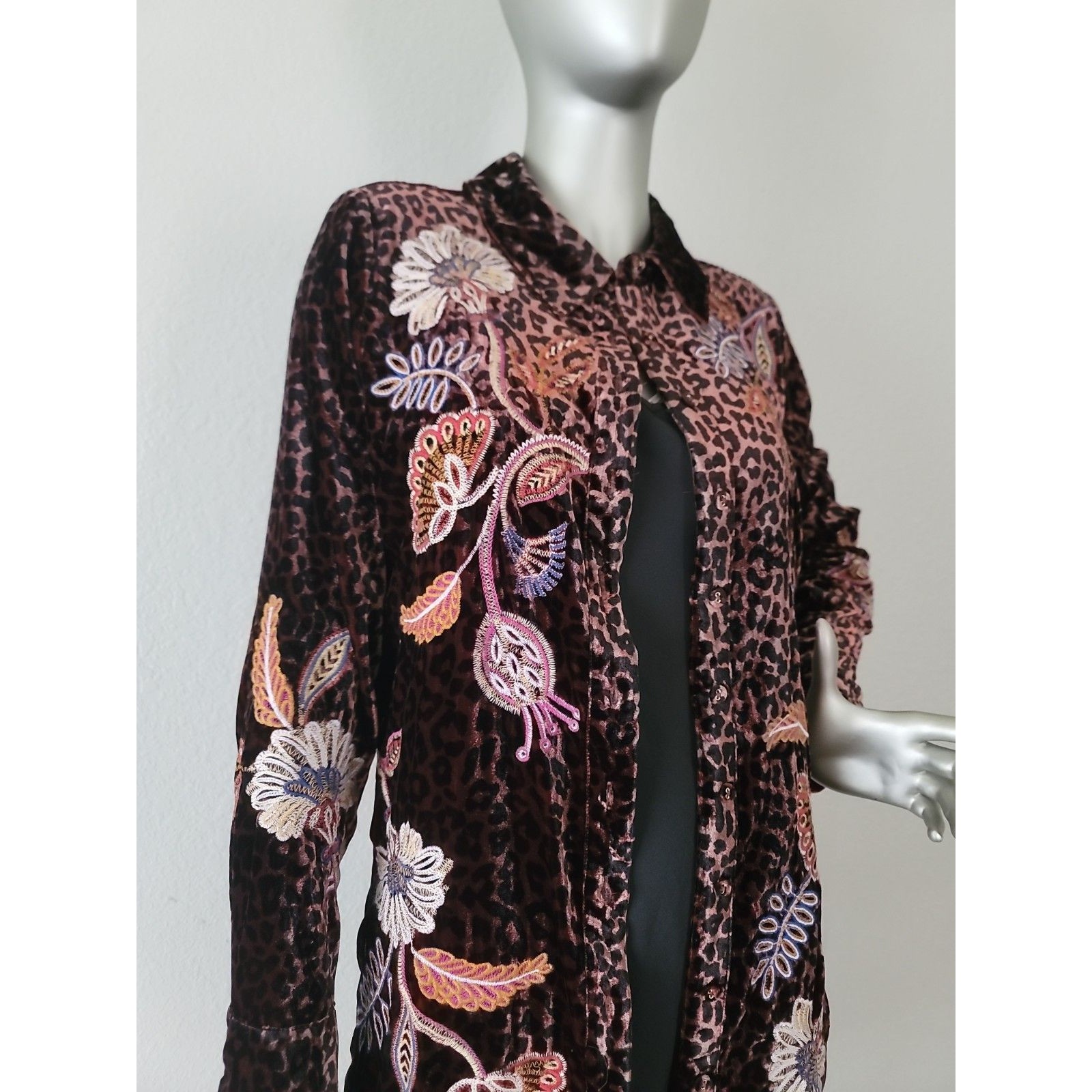 Johnny Was Gineva Embroidered Floral Velvet Button Down Shirt Dress Size Small — image 6 of 8